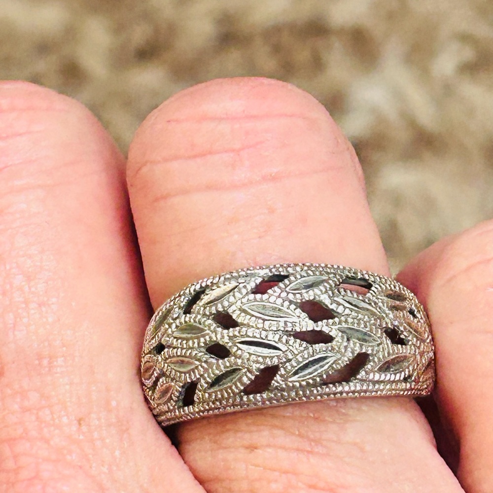 Vintage 925 Sterling Silver  Filigree Leaf Band Ring Size 7.5